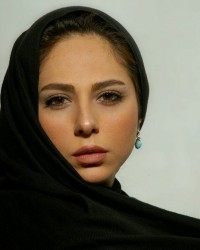 رعنا آزادی‌ور