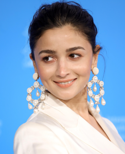 عالیا بات عالیا بات