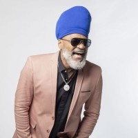 کارلینوس براون