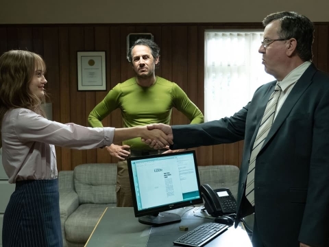 همه عاشق جولیا هستند