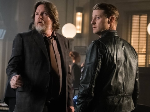 به درون چشمان من خیره شو