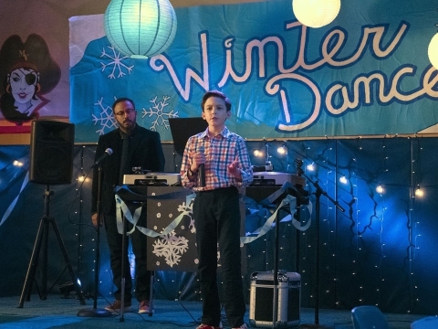 رقص در مدرسه