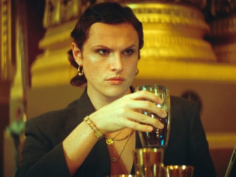 قلب شکسته > گلوله در سر