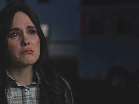 علف روی خیابان‌ها و علف‌های هرز روی پشت‌بام‌ها