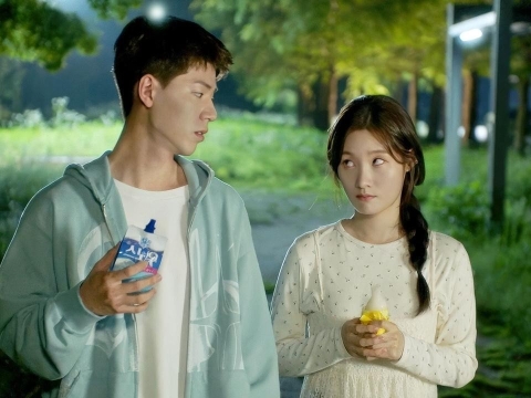 انتخابنشده، دوستنداشتهشده، تنها