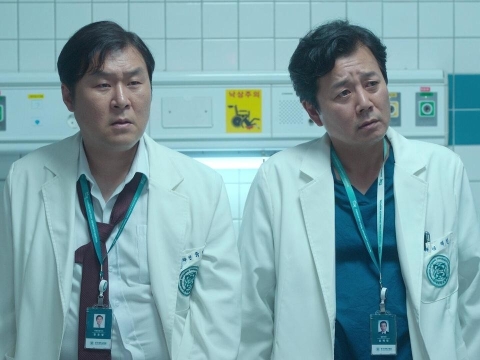 نزدیکتر از چیزی که فکر میکنی