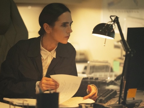 پروانه به شعله