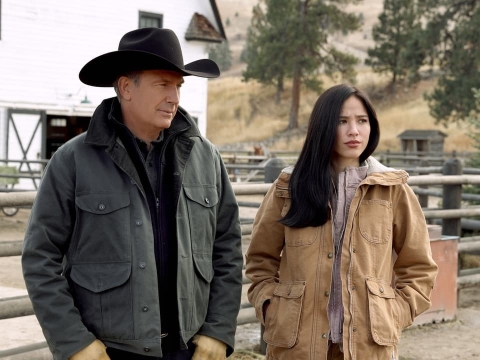 پشت سرمان فقط خاکستری